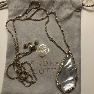 Kendra Scott gold and ivory necklace